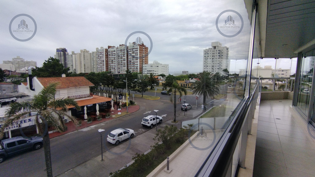 Apartamento en Alquiler, Mansa, Punta del Este, tres Dormitorios más dependencia — fotografía 4