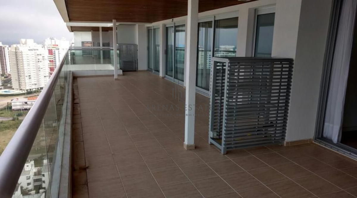 Apartamento ID.1330 - Apartamento en Venta, Brava, Punta del Este, 3 Dormitorios.