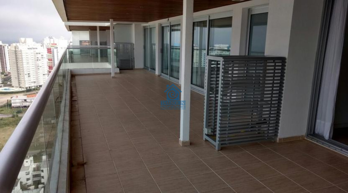 Apartamento ID.94 - Apartamento en Venta, Brava, Punta del Este, 3 Dormitorios.