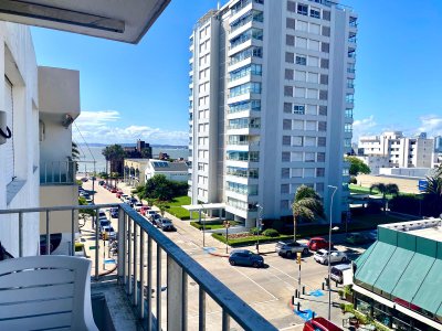 Apartamento en Alquiler de 2 Dormitorios Punta del Este