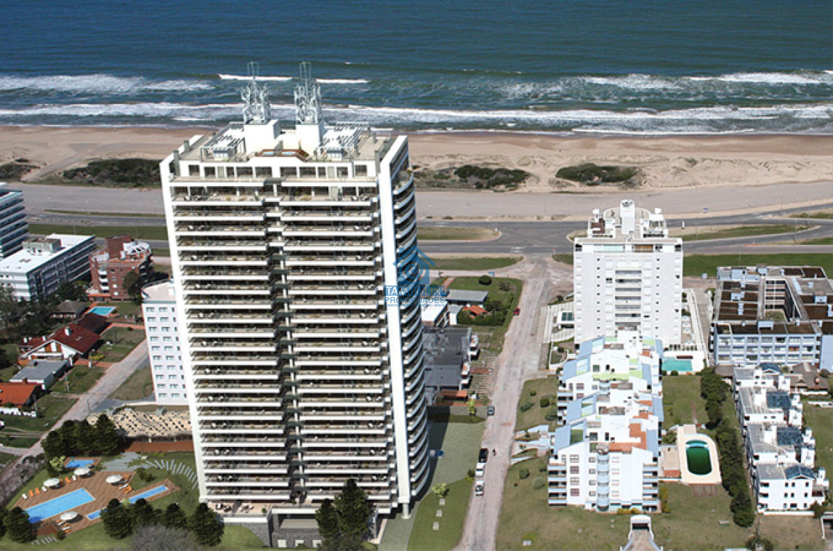 Apartamento ID.94 - Apartamento en Venta, Brava, Punta del Este, 3 Dormitorios.