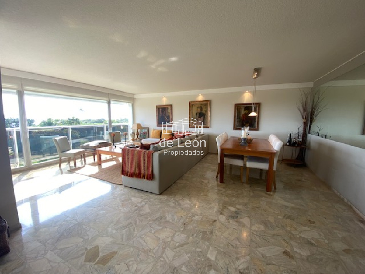 Apartamento ID.15188 - VENTA PUNTA DEL ESTE MANSA 2 DORMITORIOS 