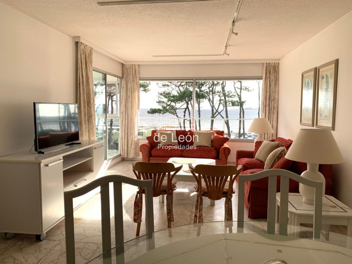 Apartamento ID.15187 - Venta en Mansa 2 Dormitorios y dependencia de servicio