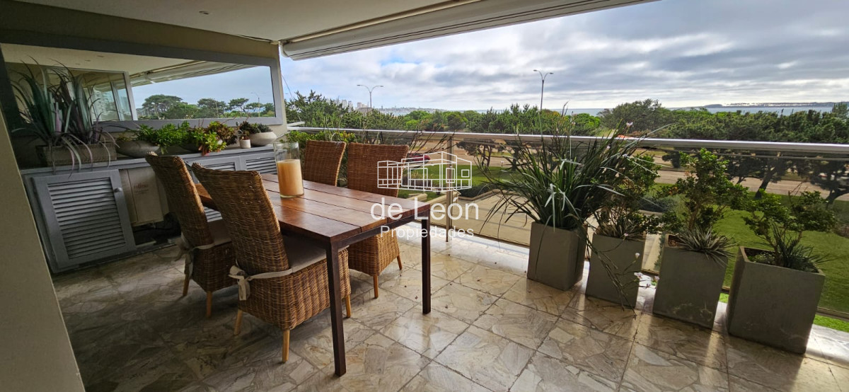 Apartamento ID.15188 - VENTA PUNTA DEL ESTE MANSA 2 DORMITORIOS 