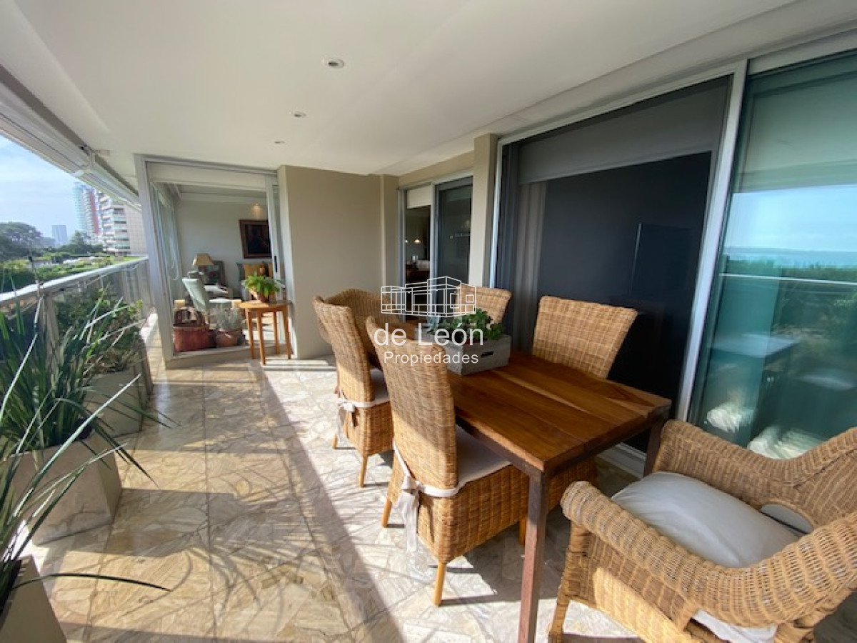 Apartamento ID.15188 - VENTA PUNTA DEL ESTE MANSA 2 DORMITORIOS 