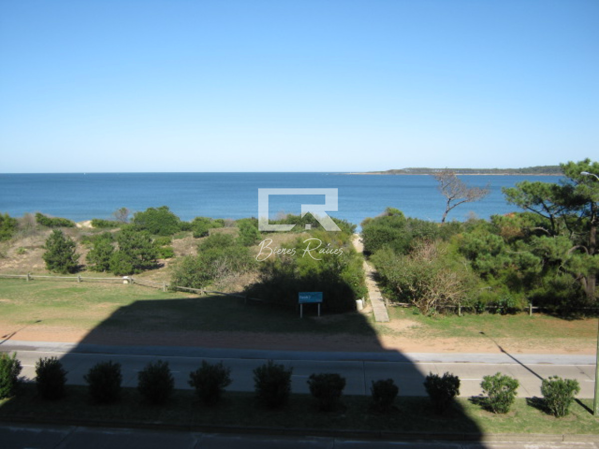 Apartamento ID.424 - Mansa frente al mar, 3 dorm y dep