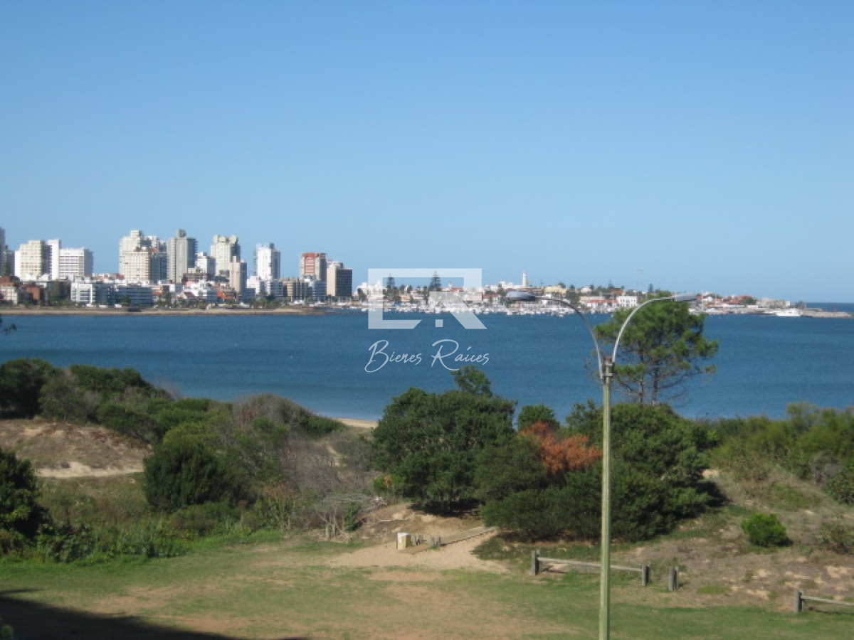 Apartamento ID.424 - Mansa frente al mar, 3 dorm y dep