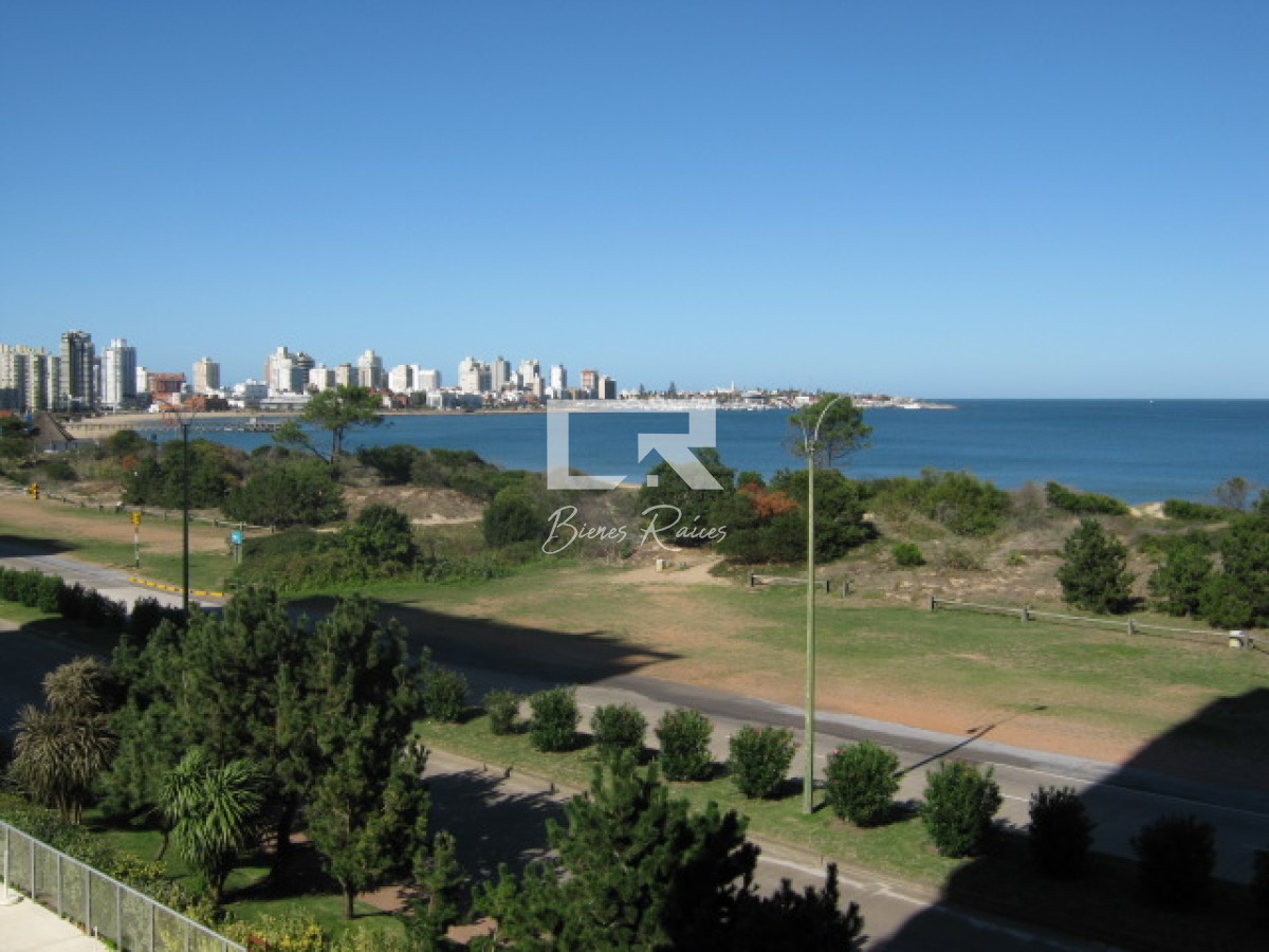 Apartamento ID.424 - Mansa frente al mar, 3 dorm y dep