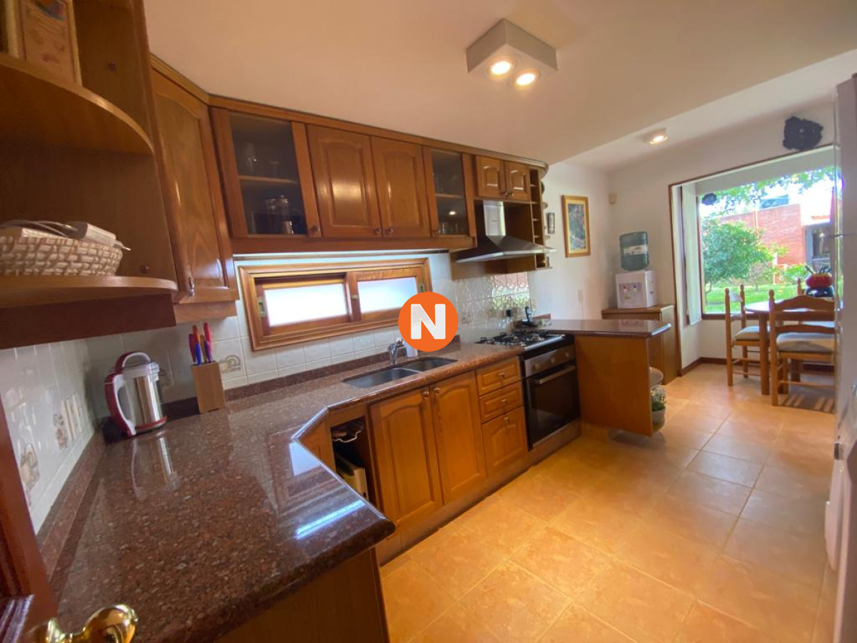 Casa Ref.216906 - CASA EN ZONA DE COLEGIOS