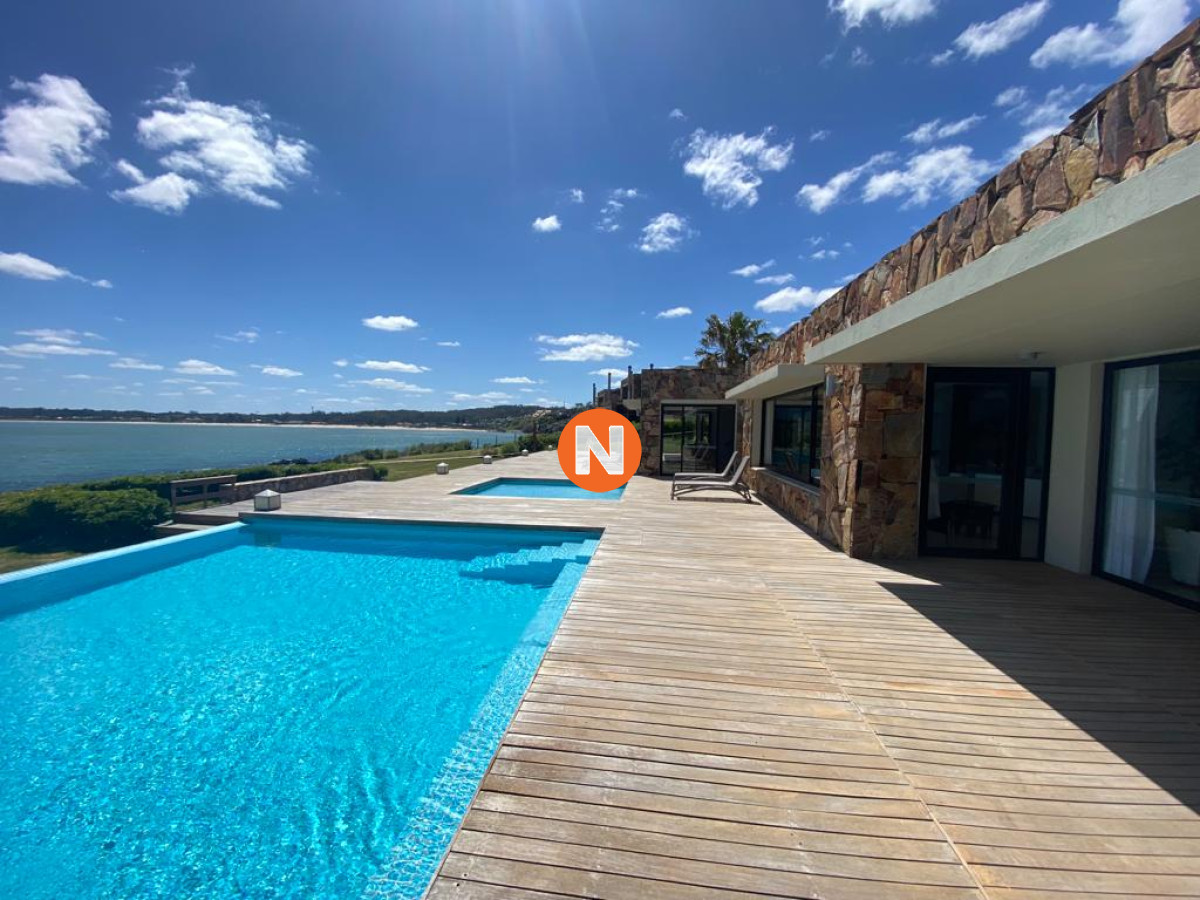 Apartamento Ref.216570 - Apartamento en Venta y Aqluiler, Punta Ballena, Punta Ballena, 2 Dormitorios.