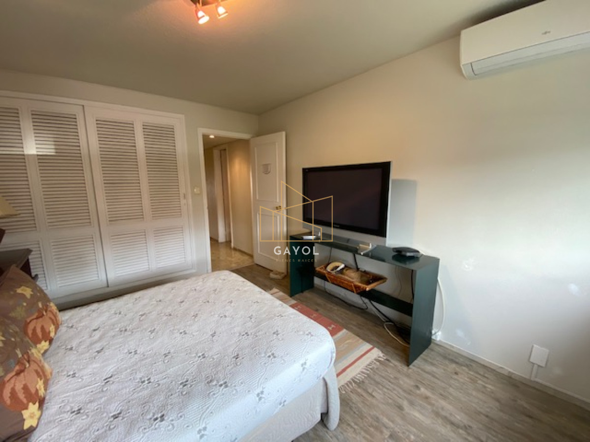 Apartamento ID.576 - VENTA PUNTA DEL ESTE MANSA 2 DORMITORIOS 