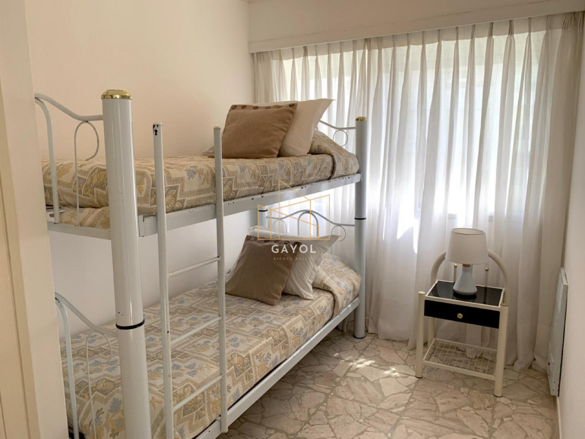 Apartamento ID.573 - Venta en Mansa 2 Dormitorios y dependencia de servicio