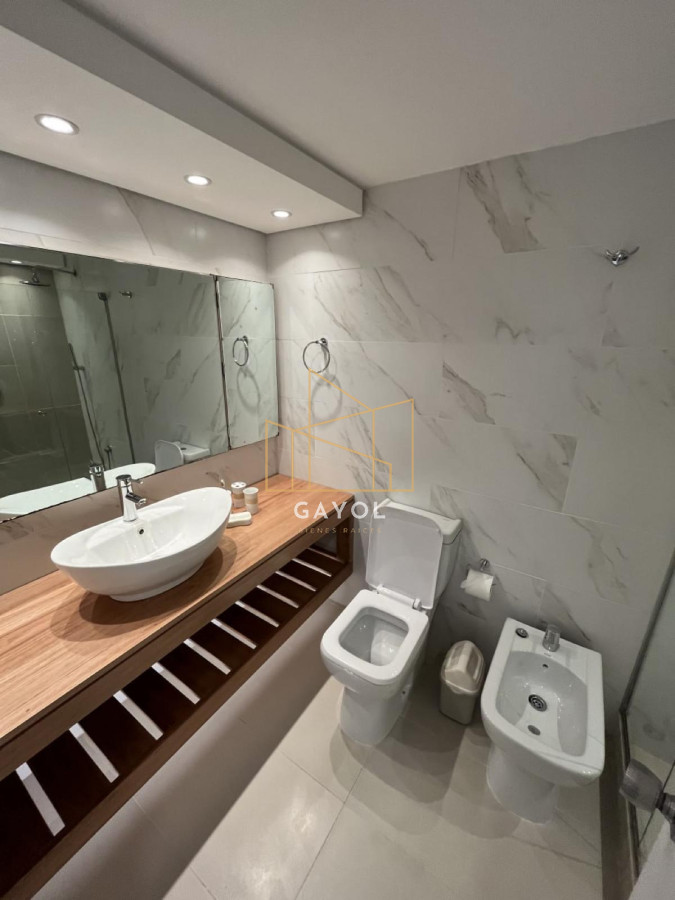Apartamento ID.573 - Venta en Mansa 2 Dormitorios y dependencia de servicio