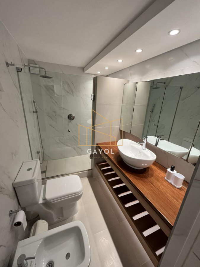 Apartamento ID.573 - Venta en Mansa 2 Dormitorios y dependencia de servicio