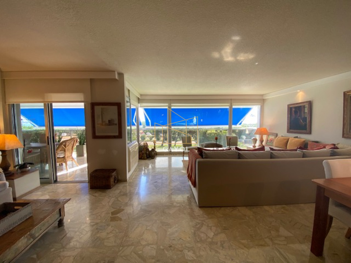 Apartamento ID.576 - VENTA PUNTA DEL ESTE MANSA 2 DORMITORIOS 