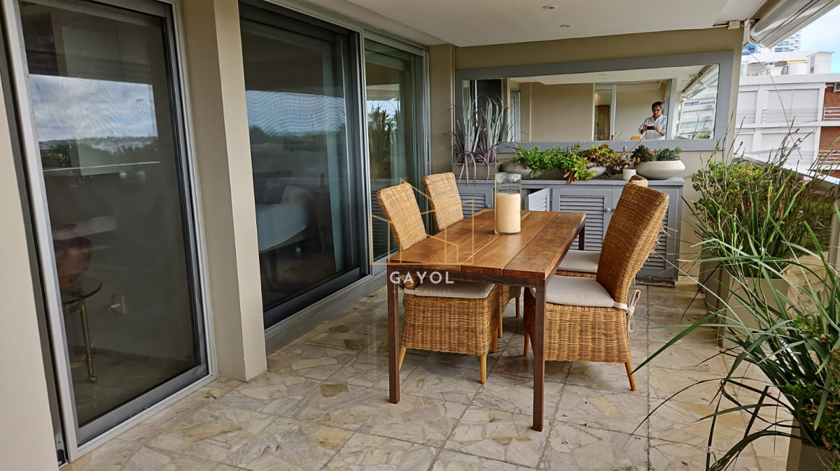 Apartamento ID.576 - VENTA PUNTA DEL ESTE MANSA 2 DORMITORIOS 