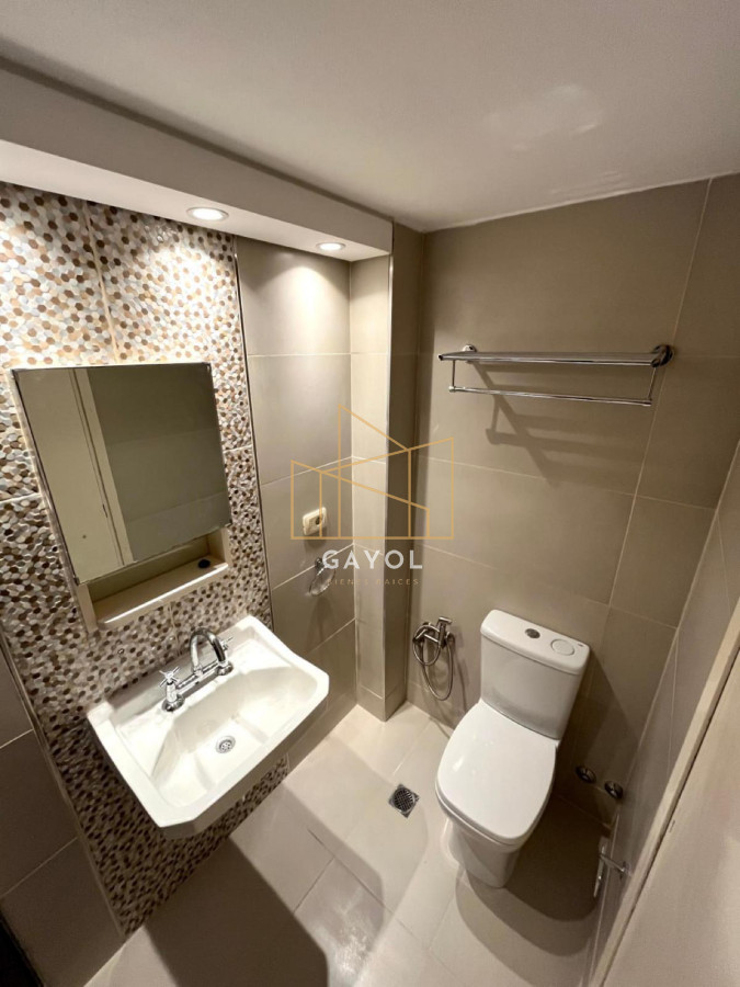 Apartamento ID.573 - Venta en Mansa 2 Dormitorios y dependencia de servicio