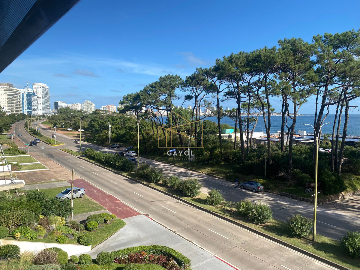 Apartamento ID.573 - Venta en Mansa 2 Dormitorios y dependencia de servicio