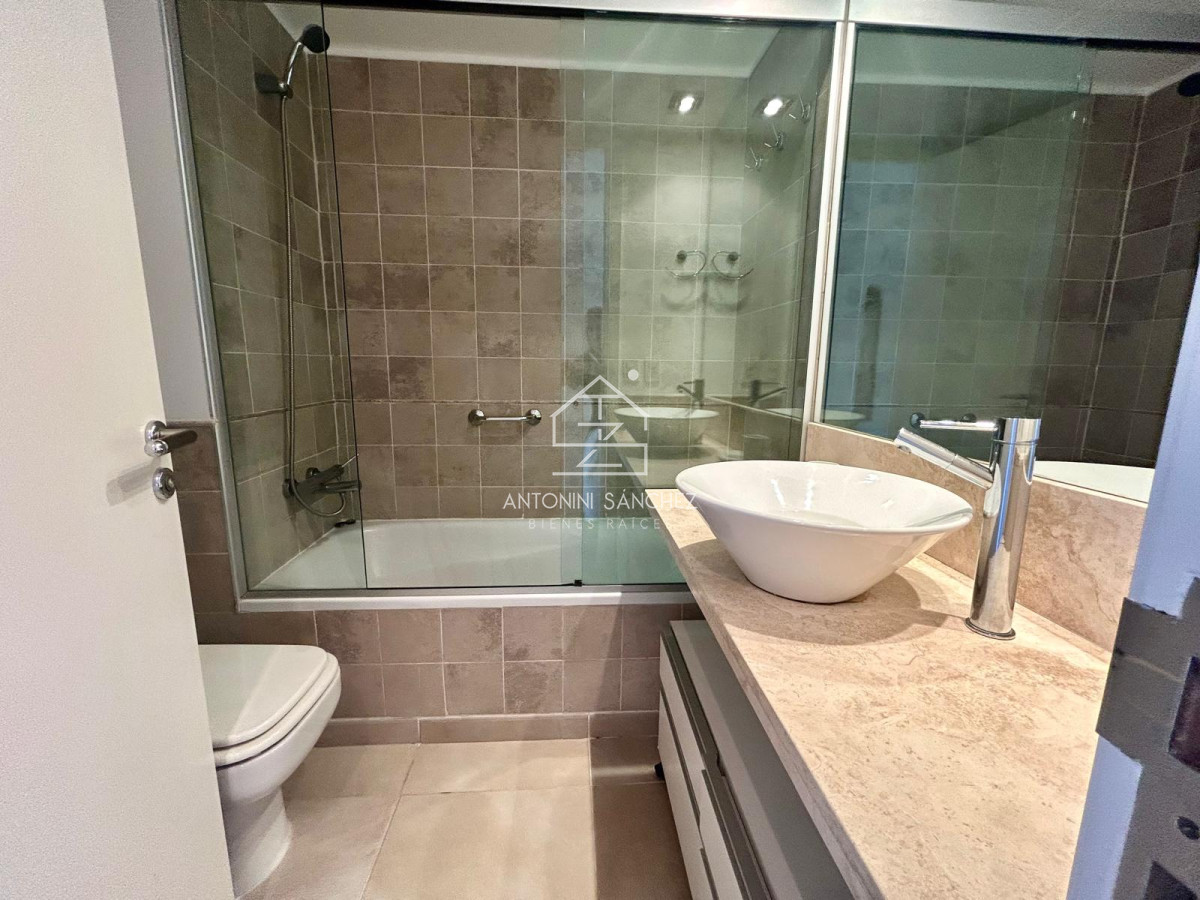 Apartamento ID.1702 - Venta y alquiler 4 dormitorios y 3 baños 