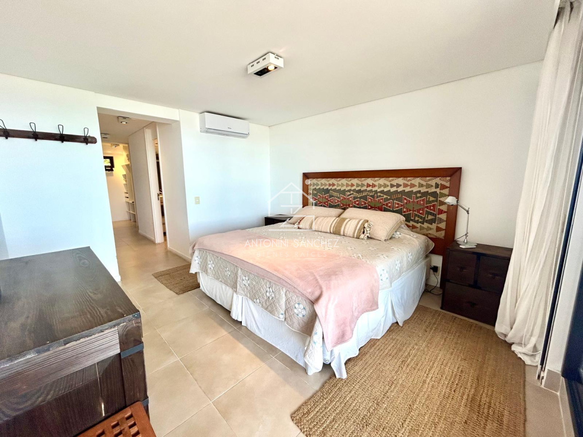 Apartamento ID.1702 - Venta y alquiler 4 dormitorios y 3 baños 