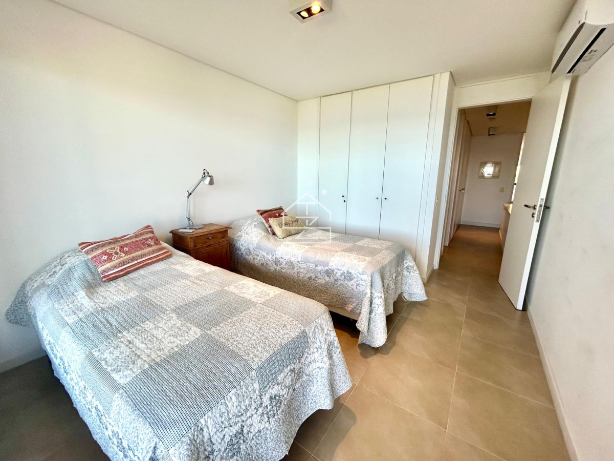 Apartamento ID.1702 - Venta y alquiler 4 dormitorios y 3 baños 
