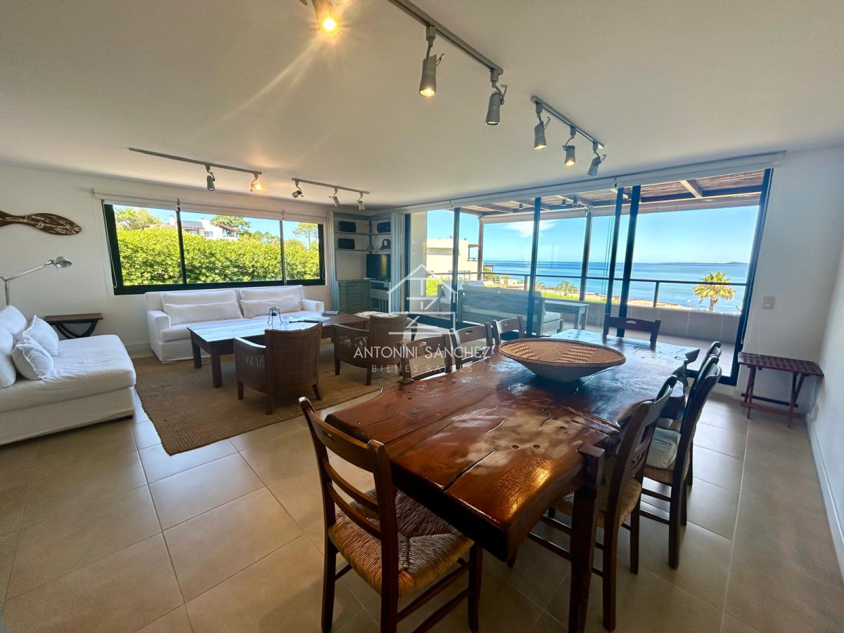 Apartamento ID.1702 - Venta y alquiler 4 dormitorios y 3 baños 