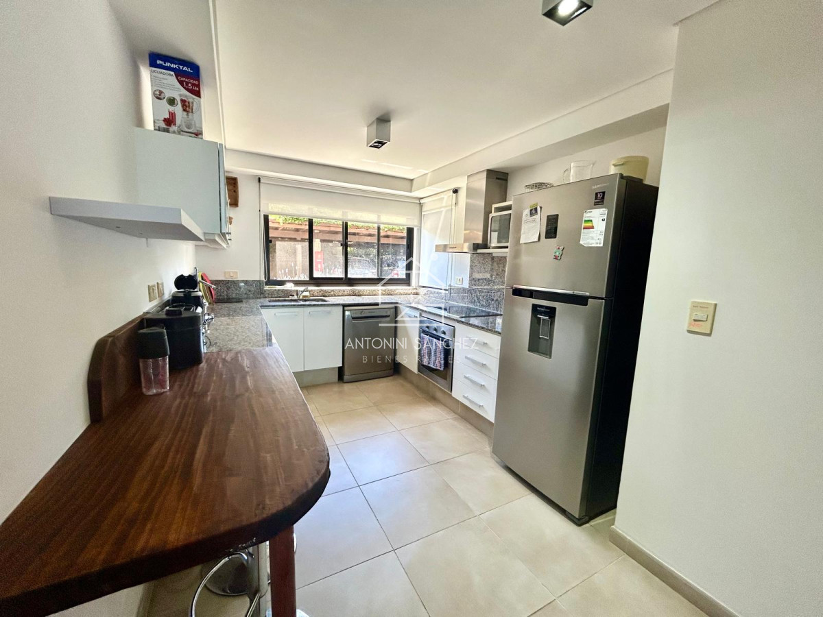 Apartamento ID.1702 - Venta y alquiler 4 dormitorios y 3 baños 