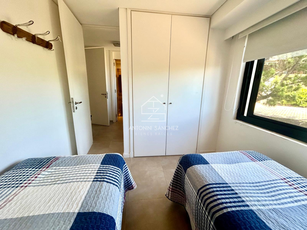 Apartamento ID.1702 - Venta y alquiler 4 dormitorios y 3 baños 