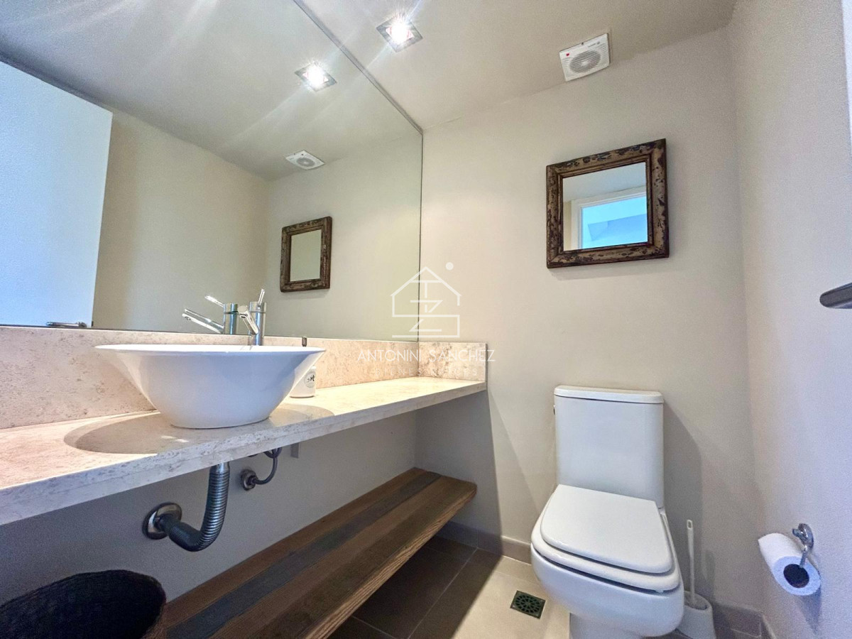 Apartamento ID.1702 - Venta y alquiler 4 dormitorios y 3 baños 