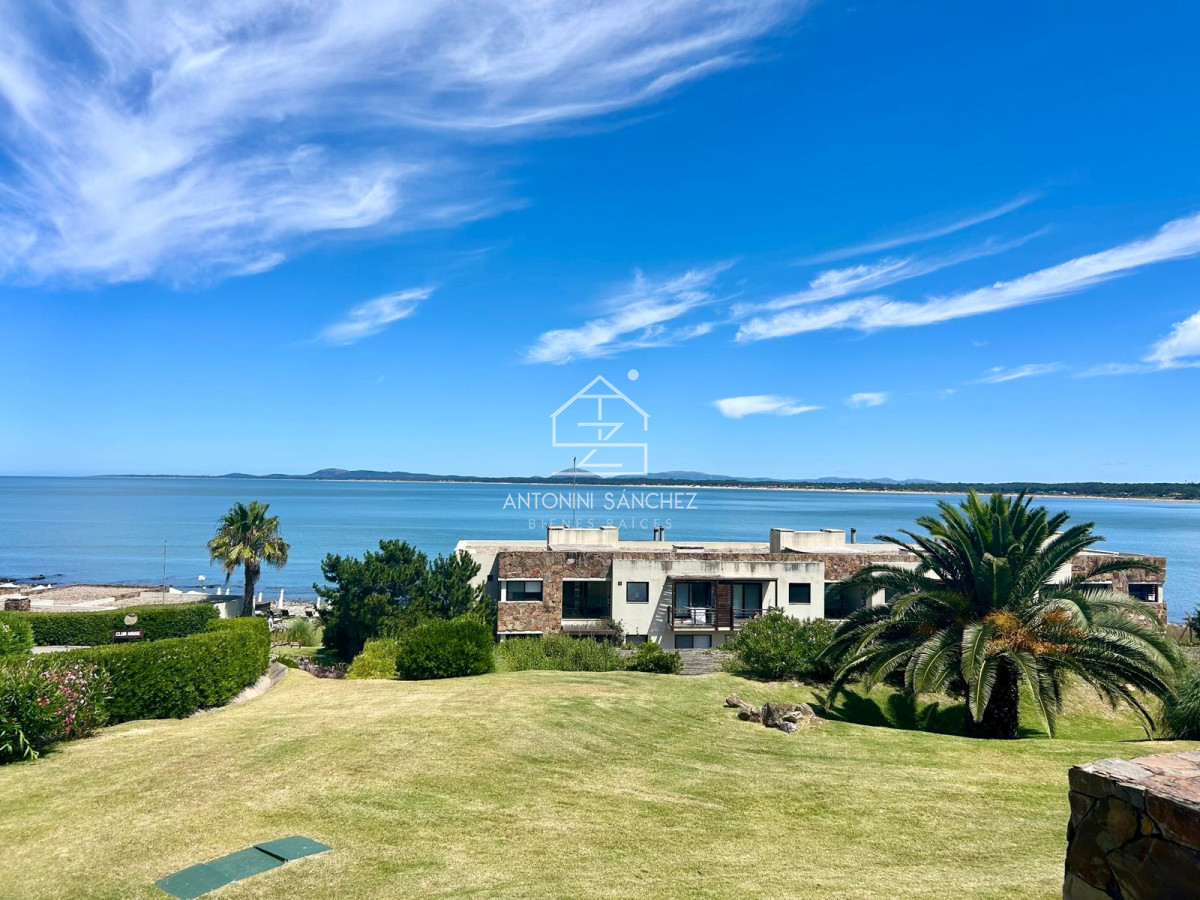 Apartamento ID.1702 - Venta y alquiler 4 dormitorios y 3 baños 