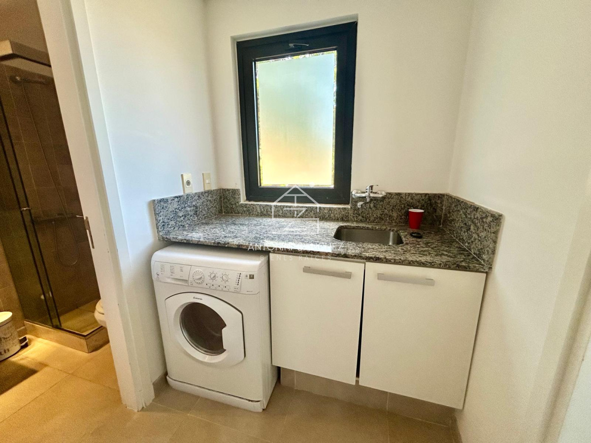 Apartamento ID.1702 - Venta y alquiler 4 dormitorios y 3 baños 