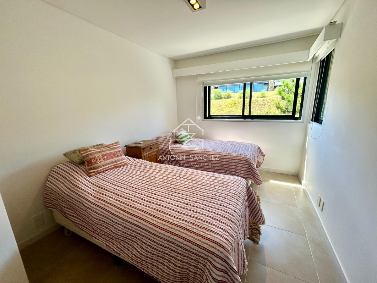 Apartamento ID.1702 - Venta y alquiler 4 dormitorios y 3 baños 