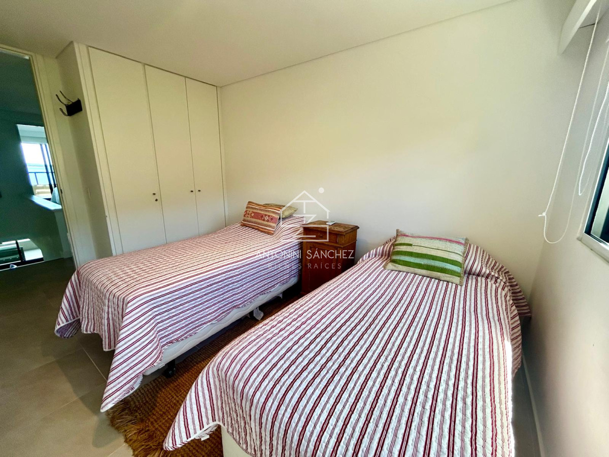 Apartamento ID.1702 - Venta y alquiler 4 dormitorios y 3 baños 