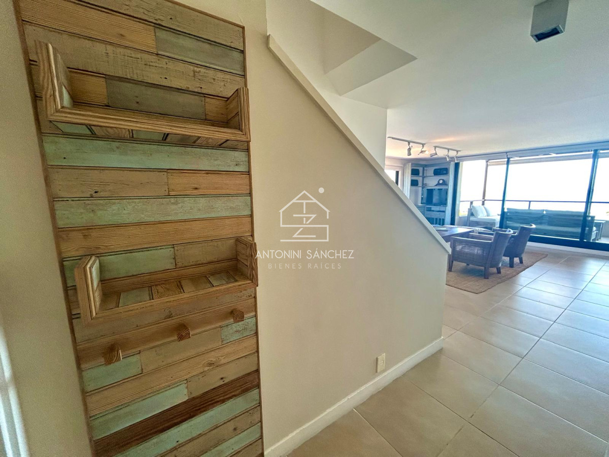 Apartamento ID.1702 - Venta y alquiler 4 dormitorios y 3 baños 