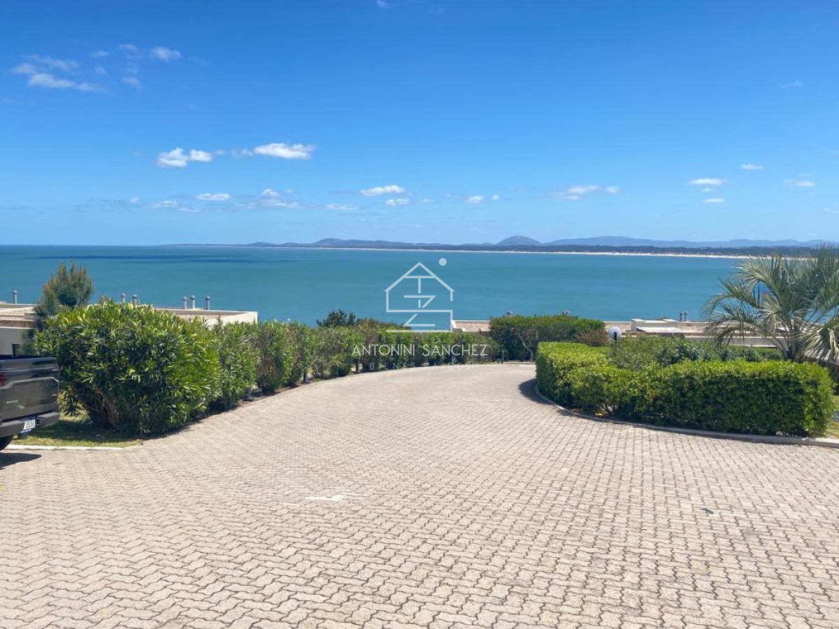 Apartamento ID.1702 - Venta y alquiler 4 dormitorios y 3 baños 