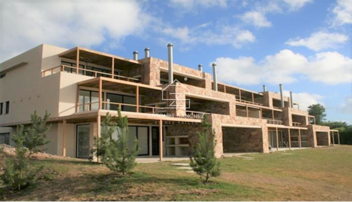 Apartamento ID.1702 - Venta y alquiler 4 dormitorios y 3 baños 