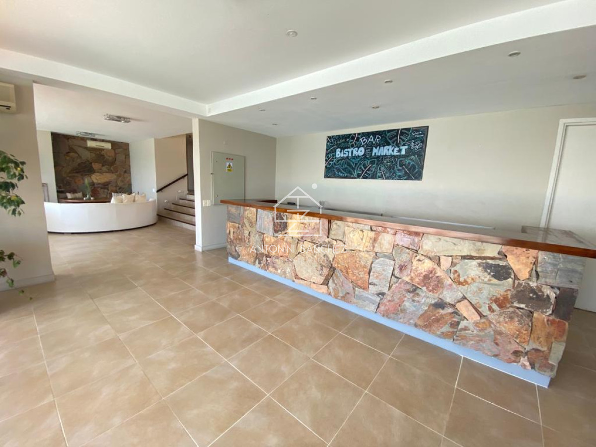 Apartamento ID.1702 - Venta y alquiler 4 dormitorios y 3 baños 