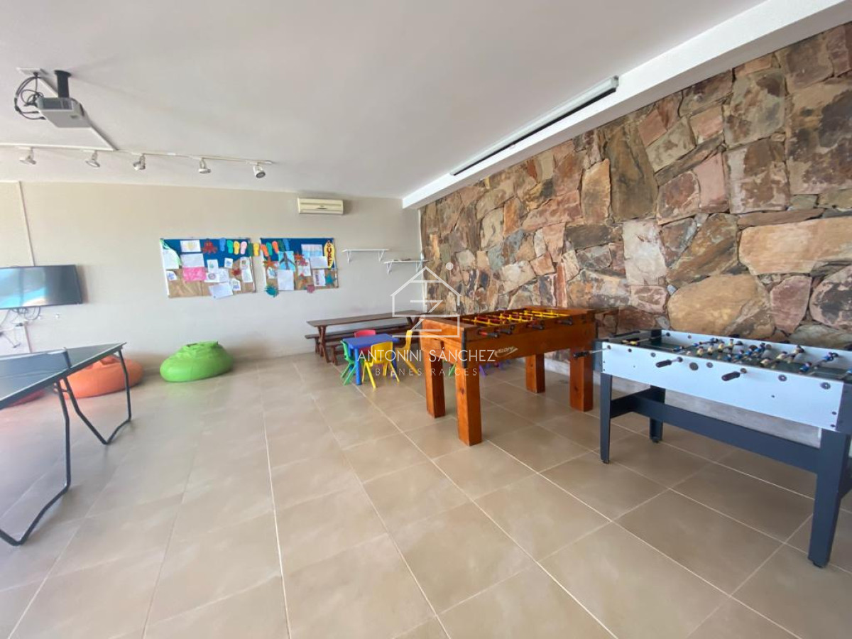 Apartamento ID.1702 - Venta y alquiler 4 dormitorios y 3 baños 