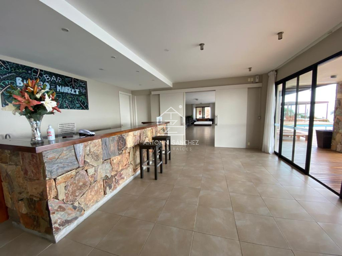 Apartamento ID.1702 - Venta y alquiler 4 dormitorios y 3 baños 