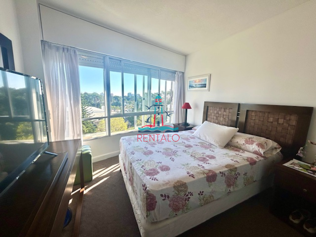 Apartamento ID.262 - Apartamento en Venta 3 dormitorios y dependencia de servicio en Punta del este 