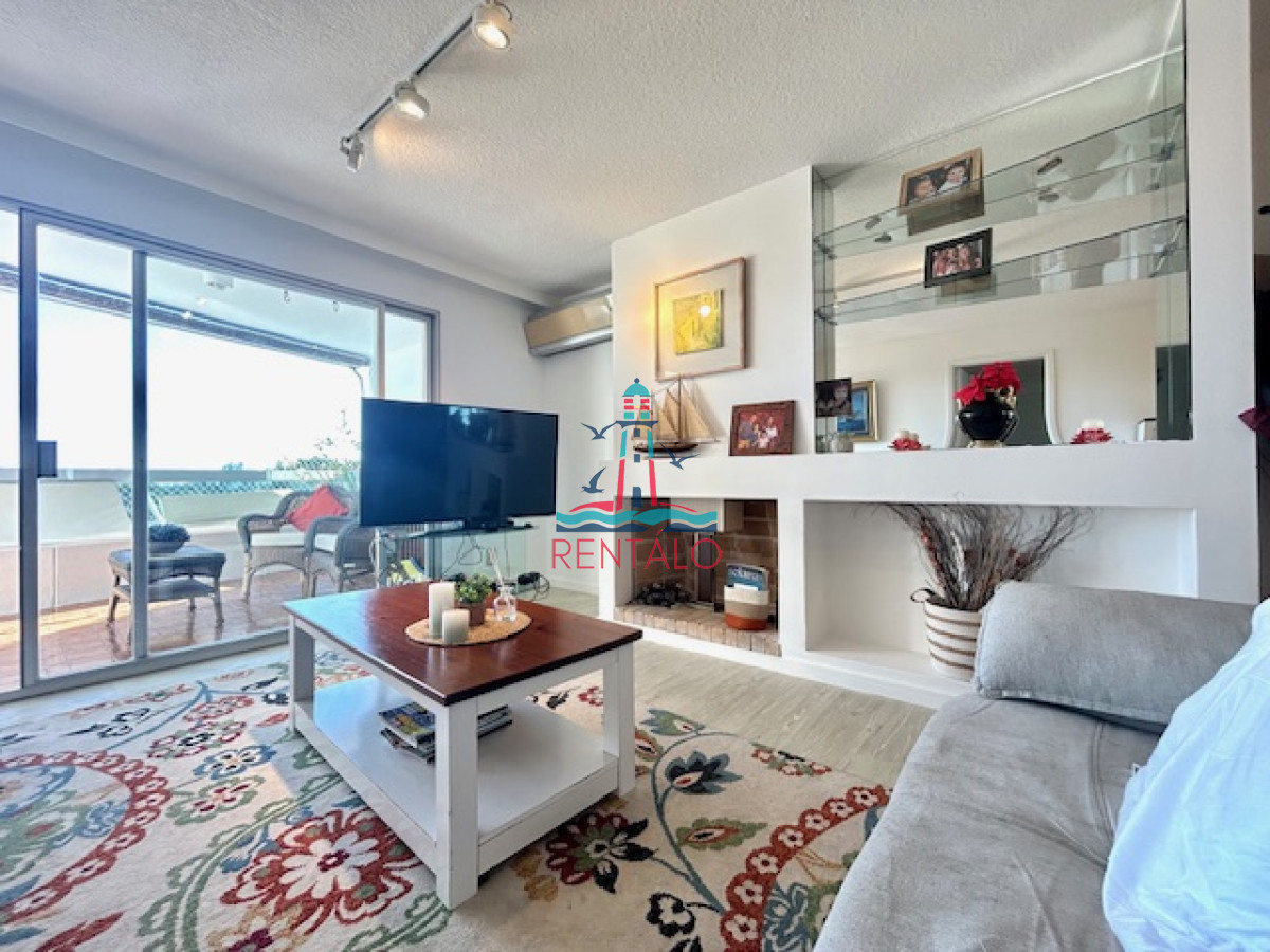 Apartamento ID.262 - Apartamento en Venta 3 dormitorios y dependencia de servicio en Punta del este 