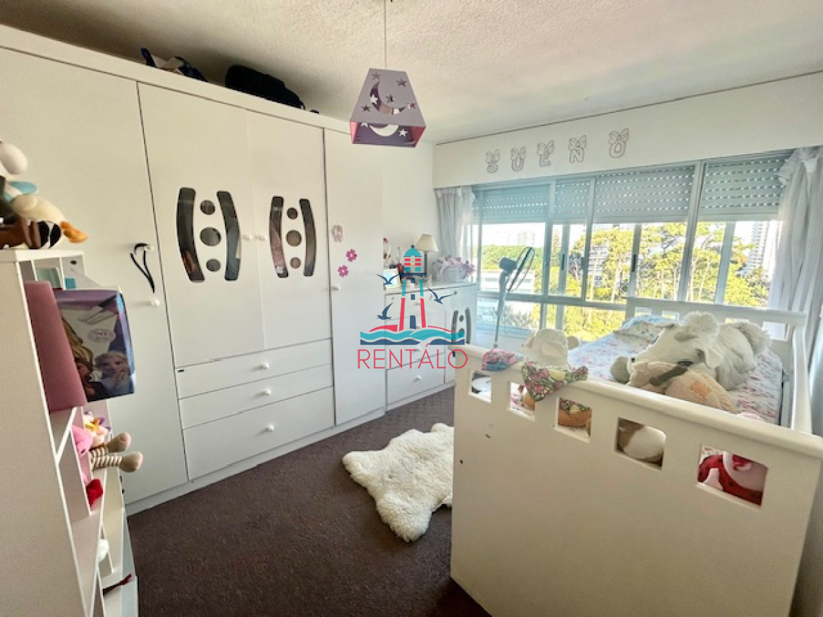Apartamento ID.262 - Apartamento en Venta 3 dormitorios y dependencia de servicio en Punta del este 