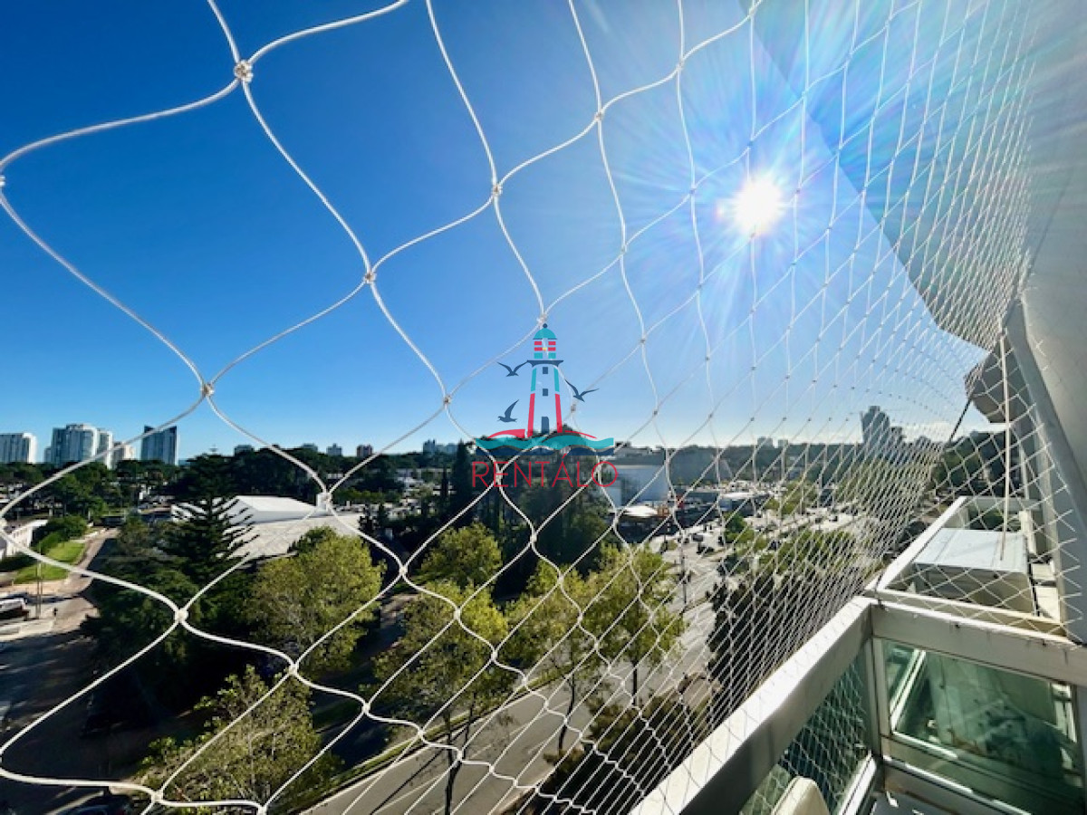 Apartamento ID.262 - Apartamento en Venta 3 dormitorios y dependencia de servicio en Punta del este 