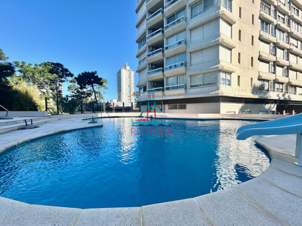 Apartamento ID.262 - Apartamento en Venta 3 dormitorios y dependencia de servicio en Punta del este 