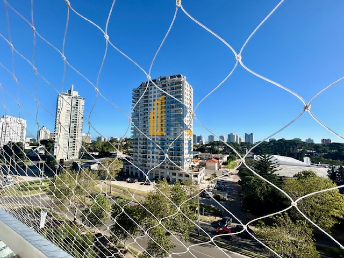 Apartamento ID.18 - Venta 3 dormitorios y dependencia de servicio