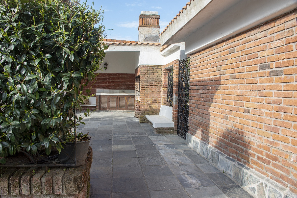 Casa ID.502 - Mansa a 100 mts rambla!! Totalmente reciclada