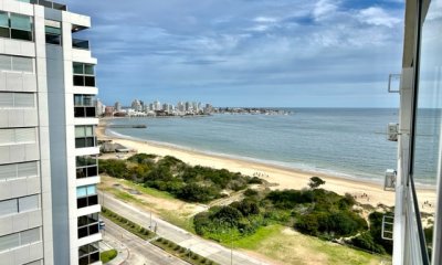 Mansa frente al mar Punta del este