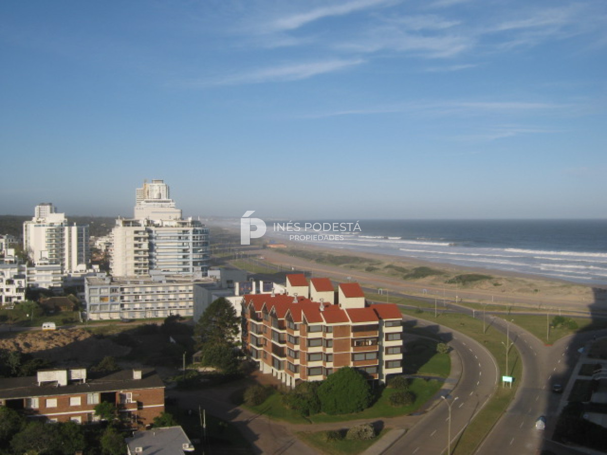 Apartamento en Alquiler, Brava, Punta del Este, 2 Dormitorios. - IPD1232A