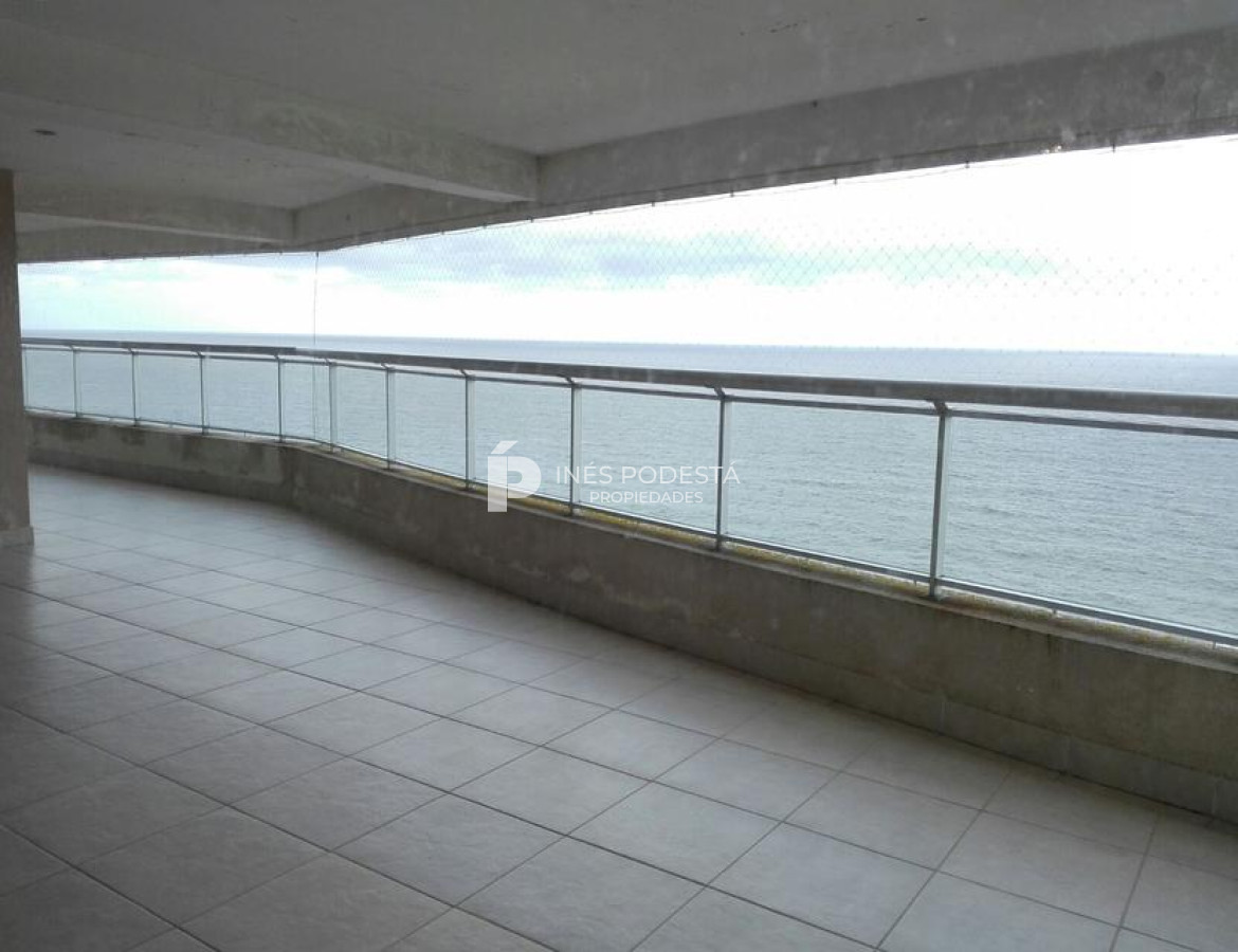 Apartamento en Venta, Brava, Punta del Este, 4 Dormitorios.