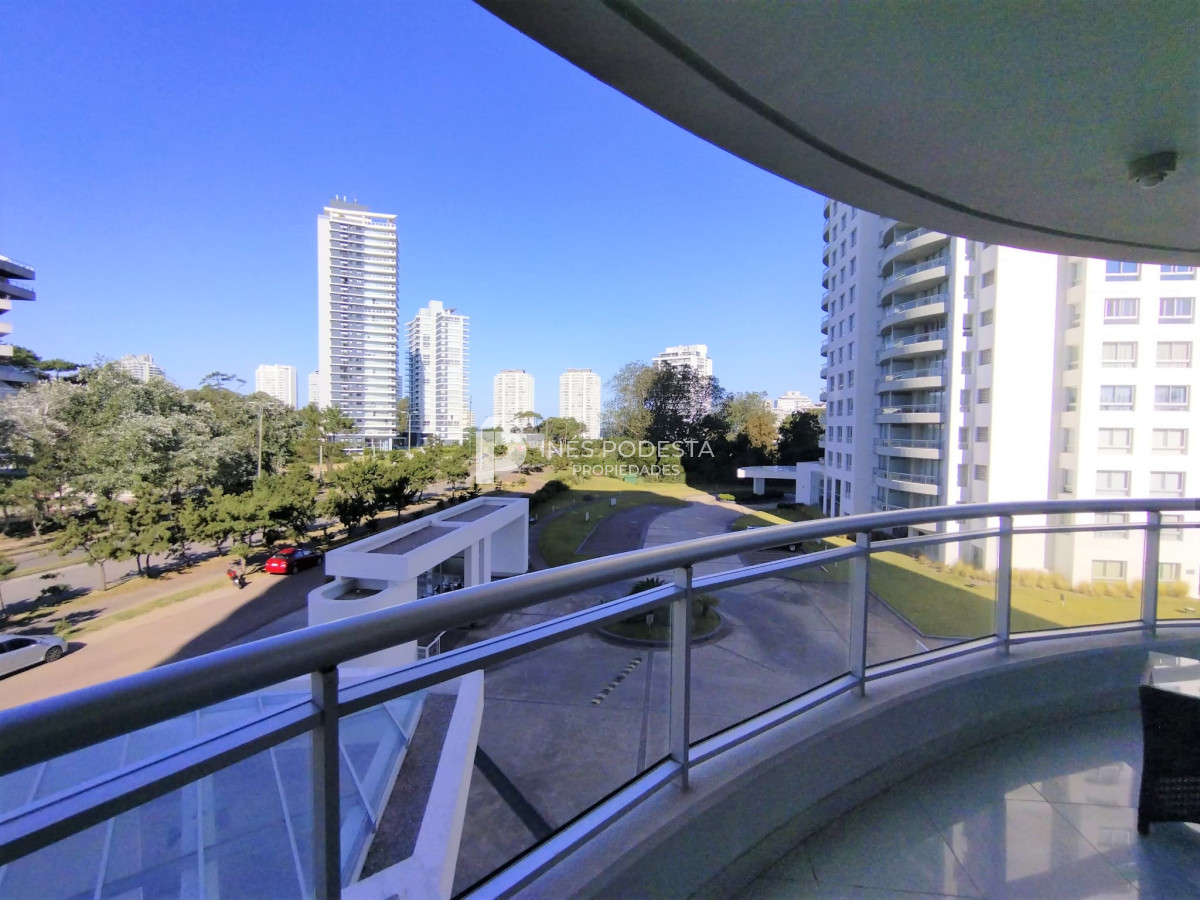 Venta departamento con 4 suites brava  - IPD5882A
